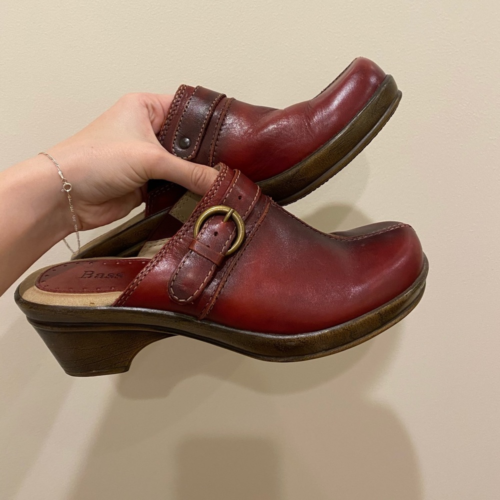 Bass leather heeled clogs